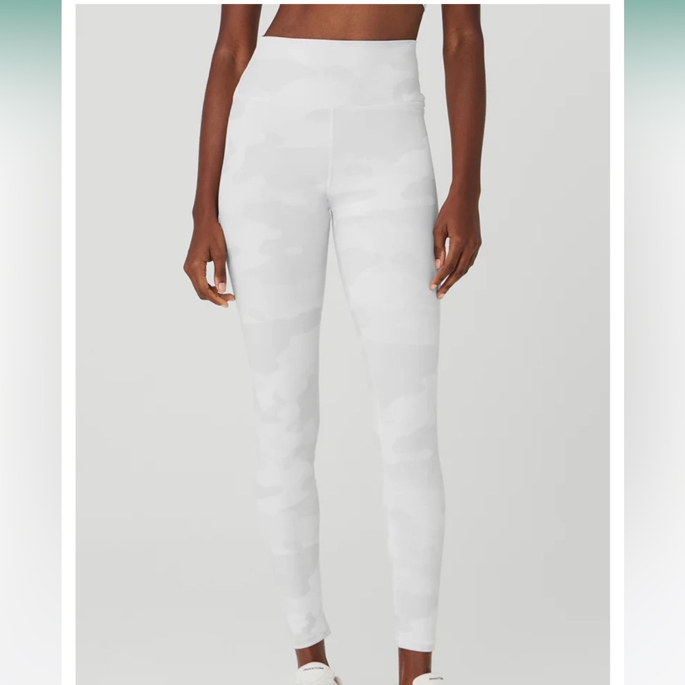 Alo High-Waist Camo Vapor Legging - White